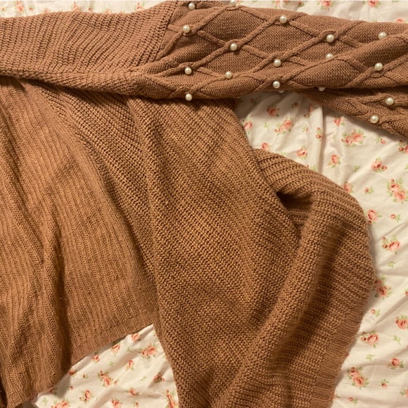 Cardigan with pearl fastens - Picture 2 of 2